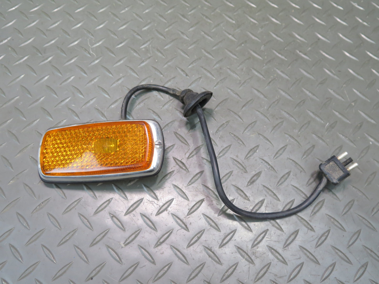 75-76 Mercedes W115 300D Front Left Right Side Marker Light Lamp Wiring Set OEM