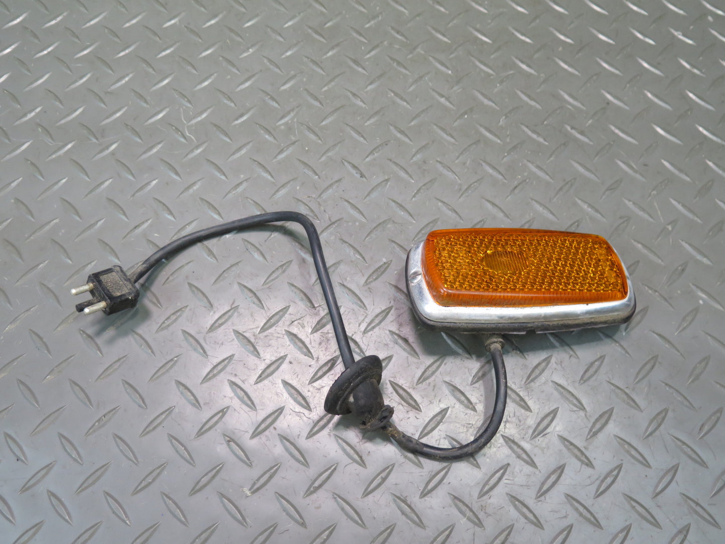 75-76 Mercedes W115 300D Front Left Right Side Marker Light Lamp Wiring Set OEM