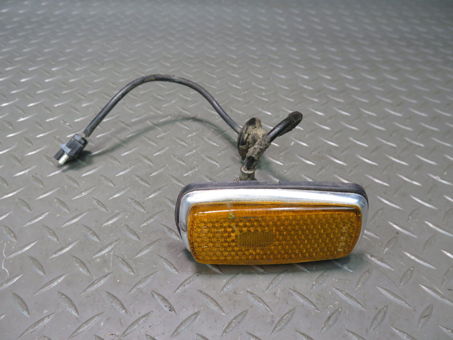 75-76 Mercedes W115 300D Front Left Right Side Marker Light Lamp Wiring Set OEM