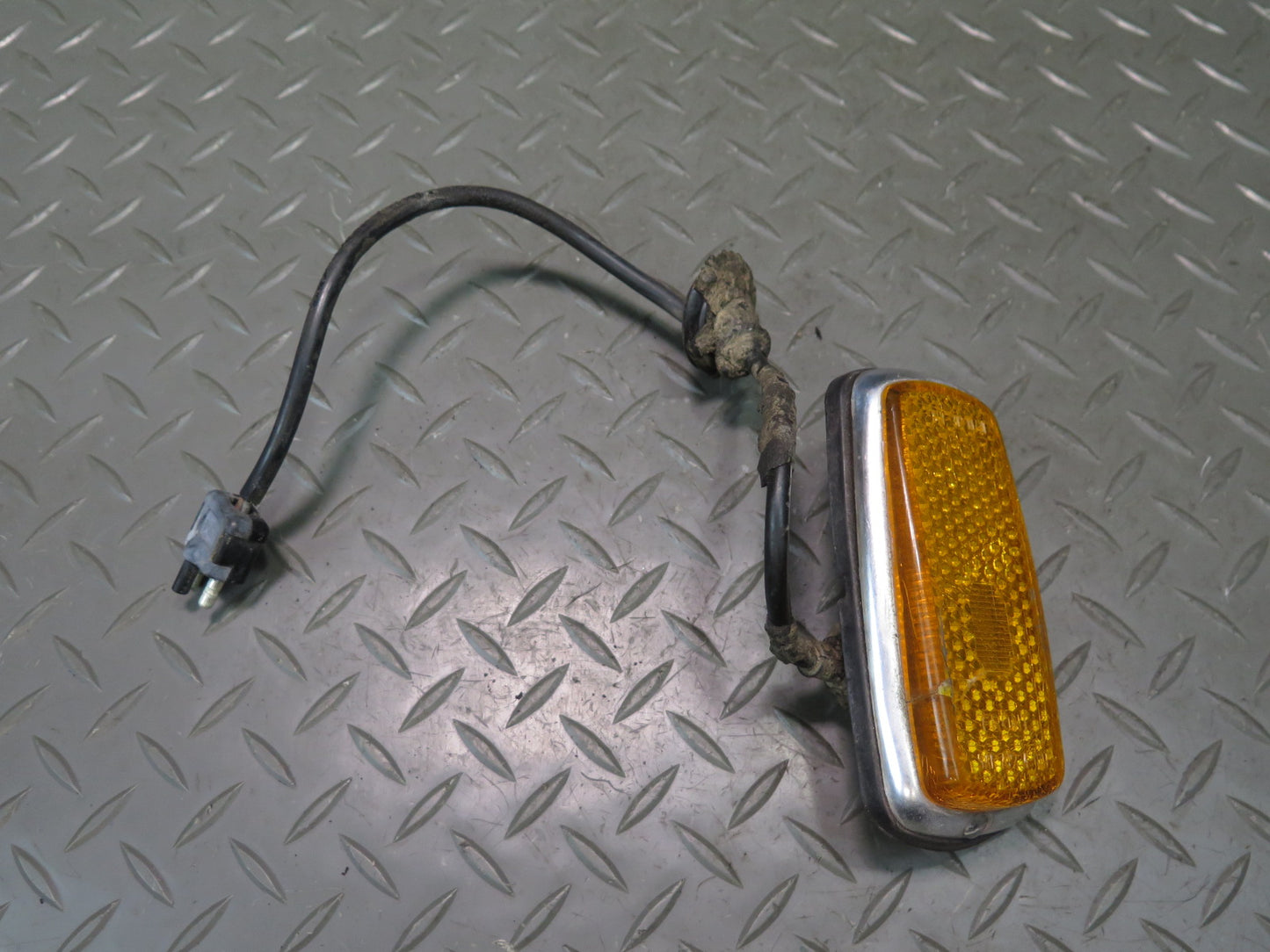 75-76 Mercedes W115 300D Front Left Right Side Marker Light Lamp Wiring Set OEM