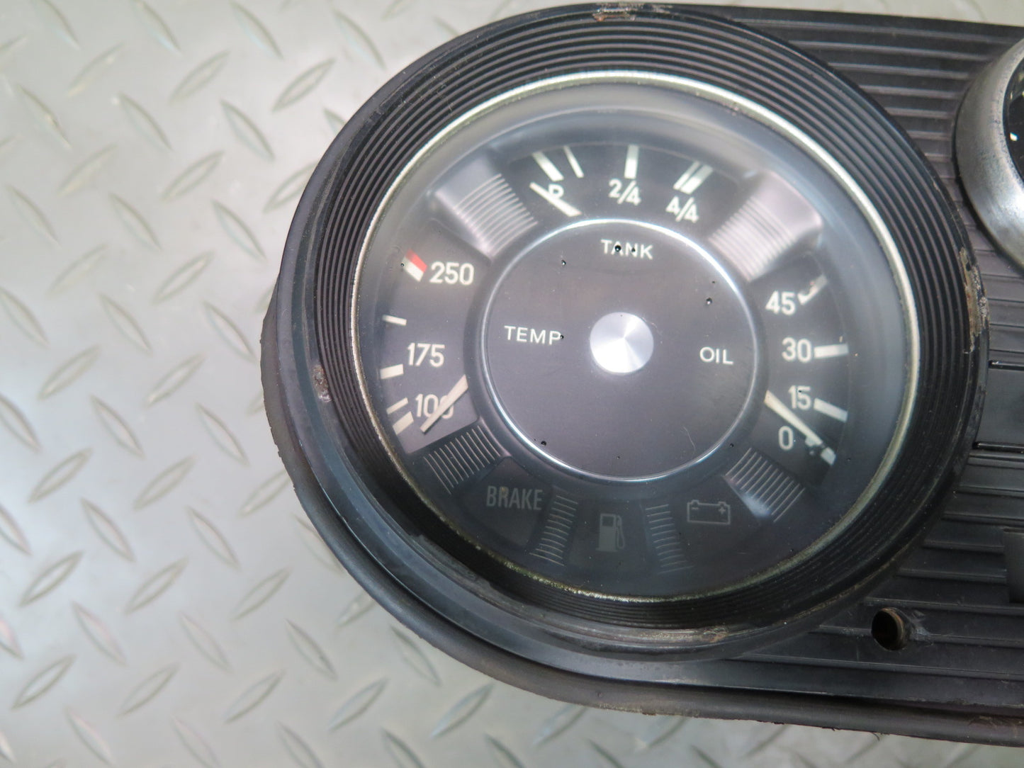 75-76 Mercedes W115 300D A/T Instrument Cluster Gauge Speedometer 110MPH 14K OEM
