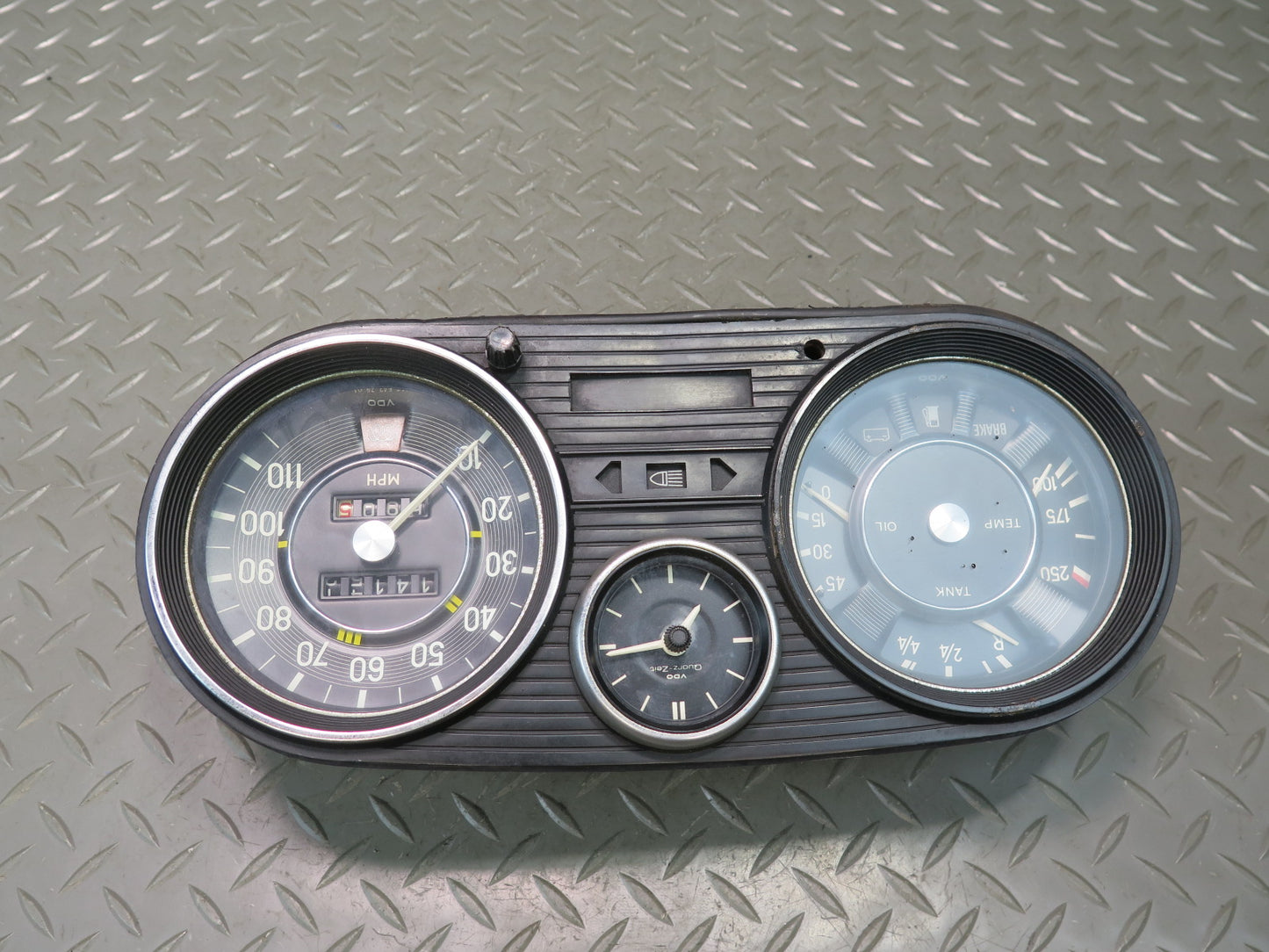75-76 Mercedes W115 300D A/T Instrument Cluster Gauge Speedometer 110MPH 14K OEM