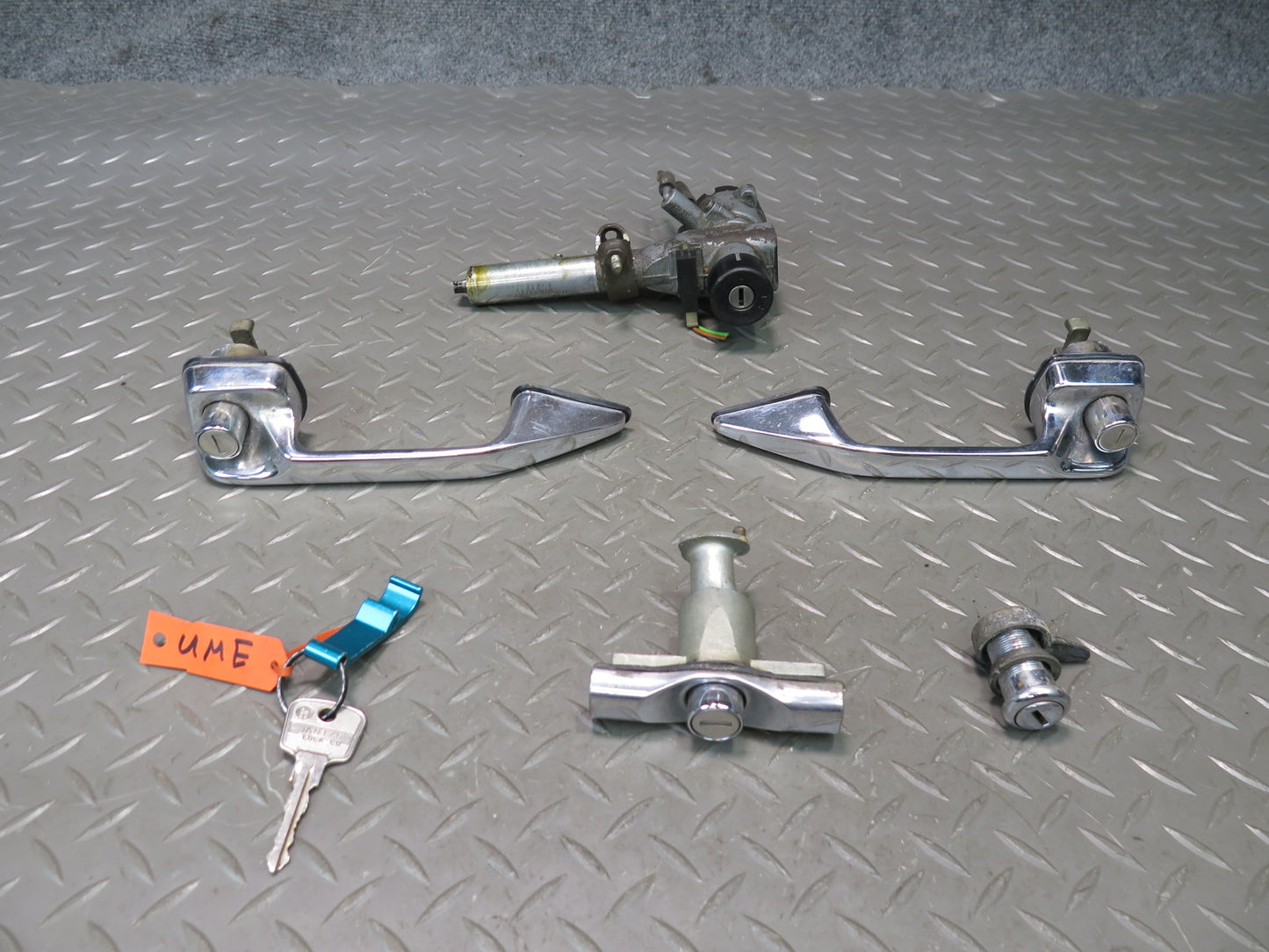 75-76 Mercedes W115 300D Ignition Door Handle Trunk Glove Lock KEY Set 14K OEM