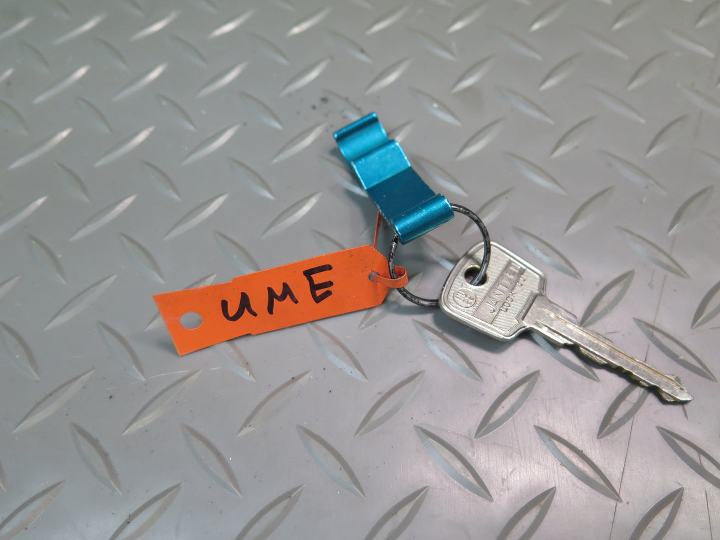 75-76 Mercedes W115 300D Ignition Door Handle Trunk Glove Lock KEY Set 14K OEM