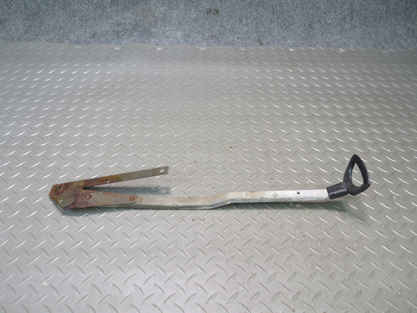75-76 Mercedes W115 300SD Front Right Seat Track Rail w Handle Set OEM