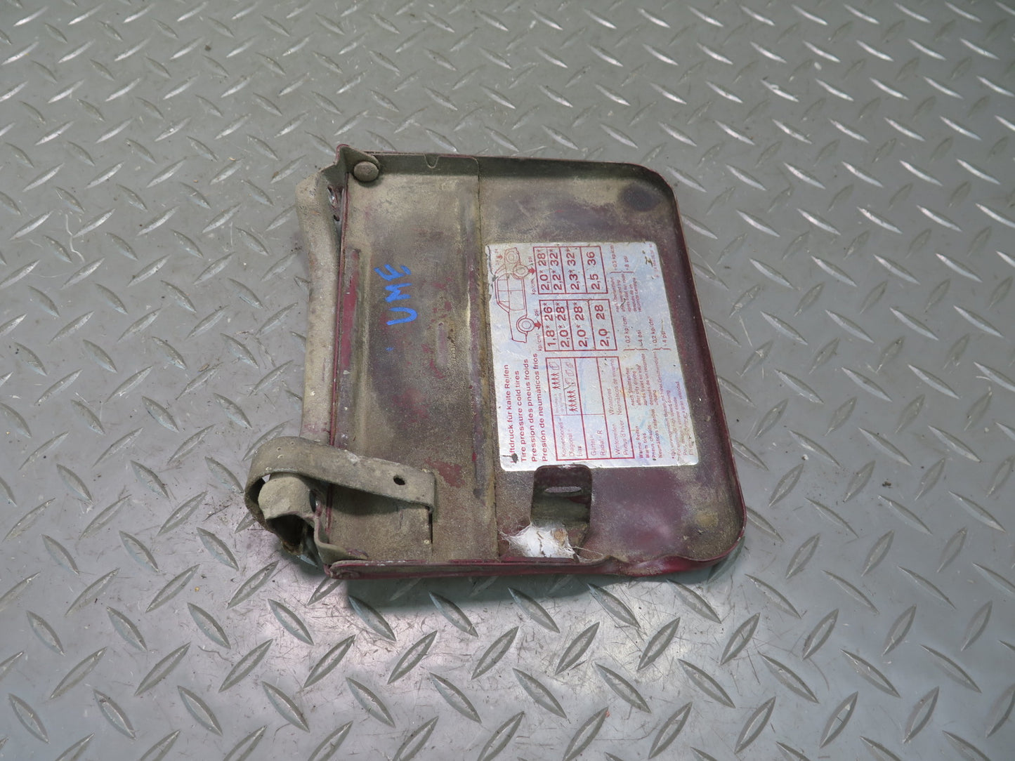 75-76 Mercedes W115 300SD Gas Fuel Filler Door Lid Cover RED OEM