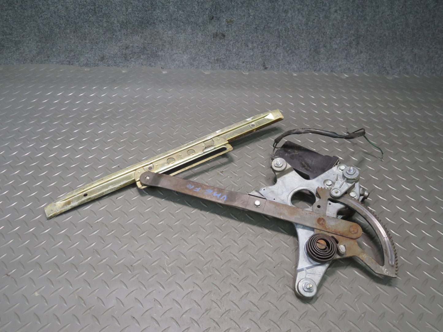 75-76 Mercedes W115 300SD Front Right Door Window Regulator w Motor OEM