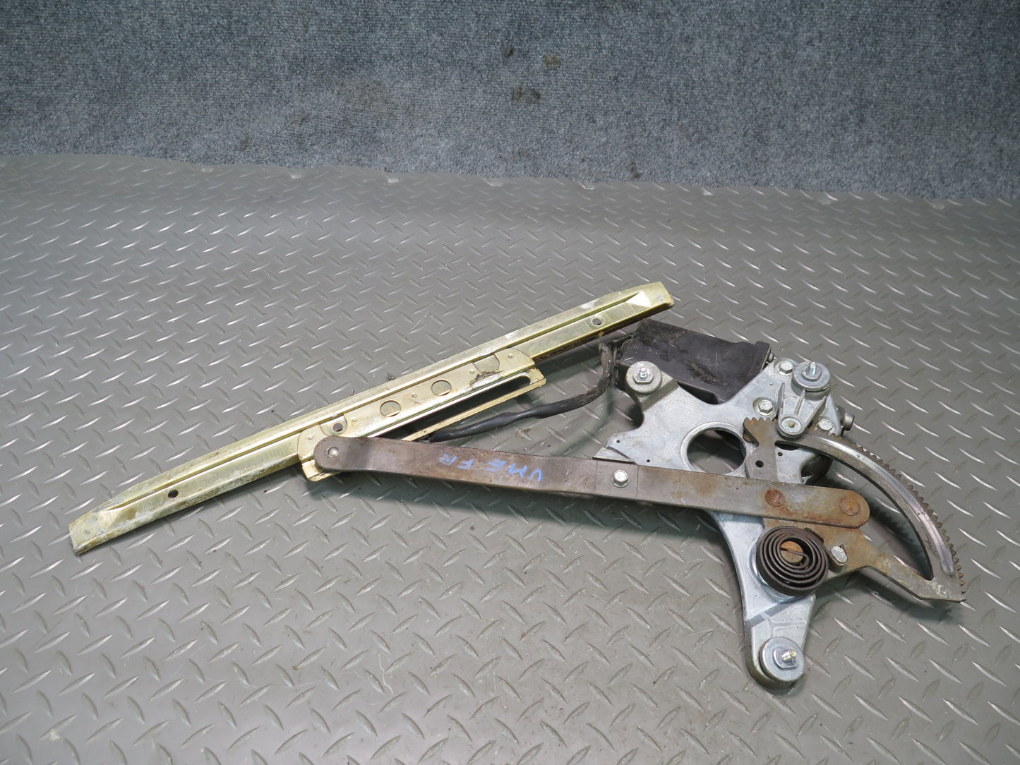 75-76 Mercedes W115 300SD Front Right Door Window Regulator w Motor OEM