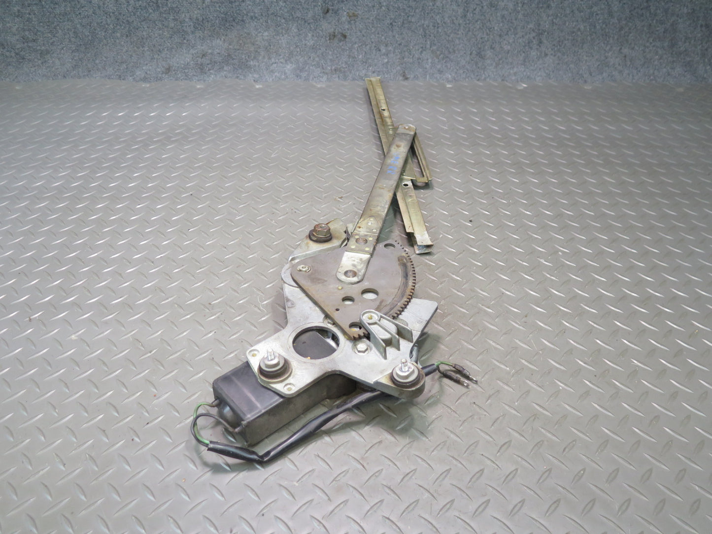 75-76 Mercedes W115 300SD Rear Right Door Window Regulator w Motor OEM