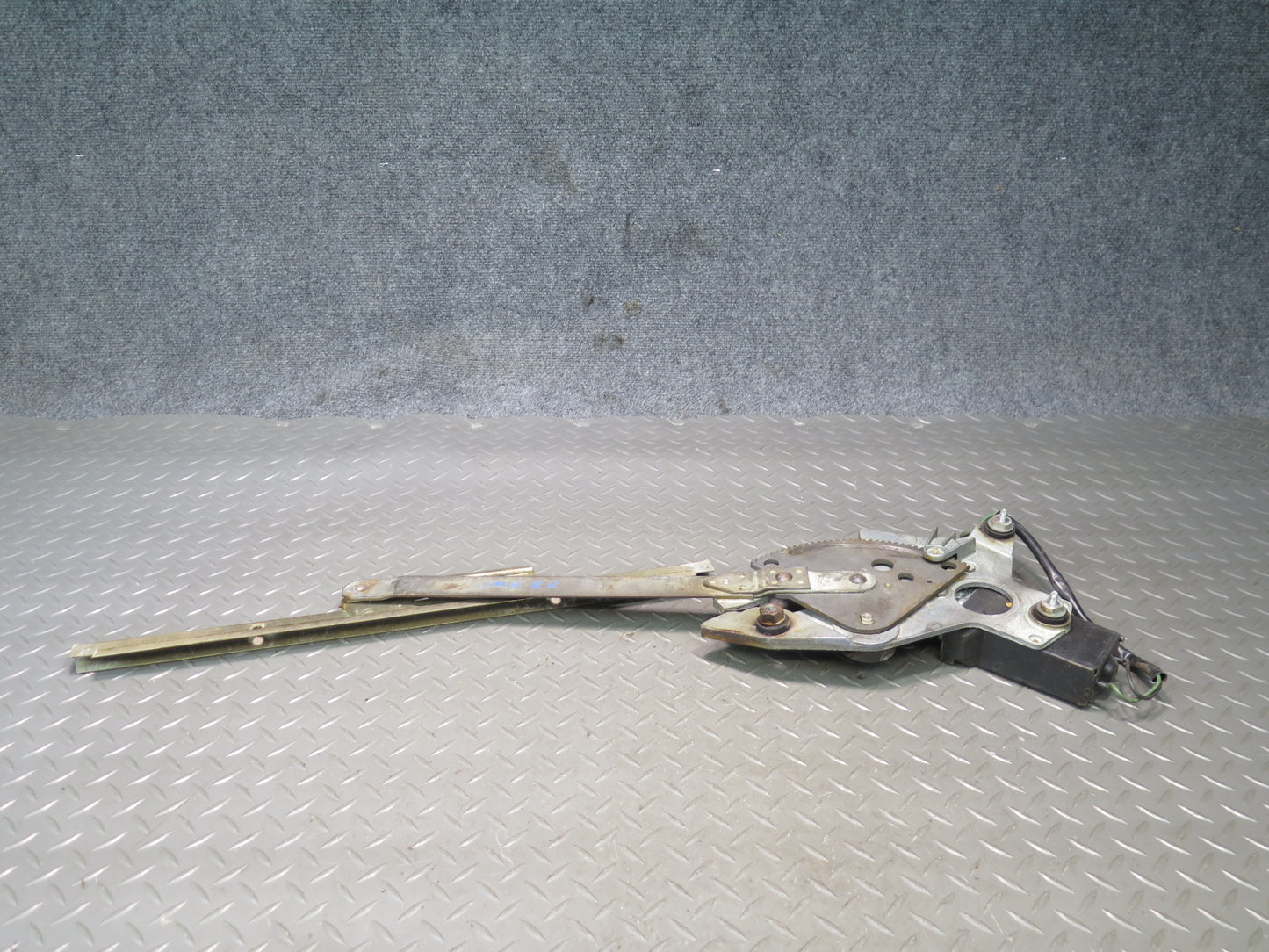 75-76 Mercedes W115 300SD Rear Right Door Window Regulator w Motor OEM