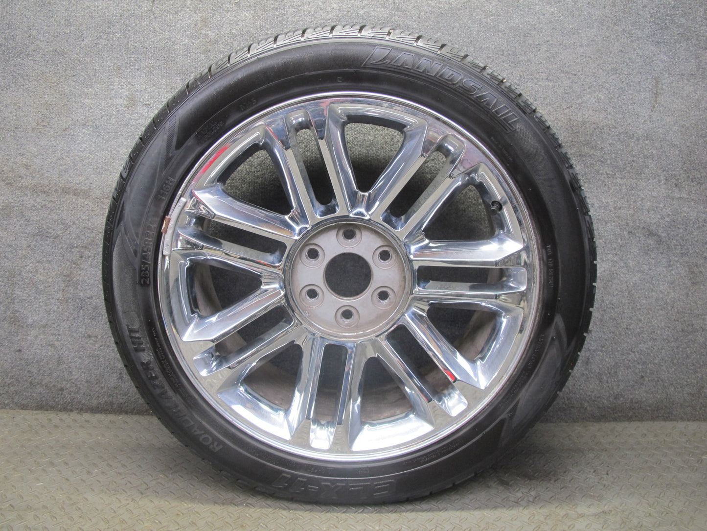 2007-2014 Cadillac Escalade R22" Chrome Wheel Rim 22x9J ET31 Landsail 285/45