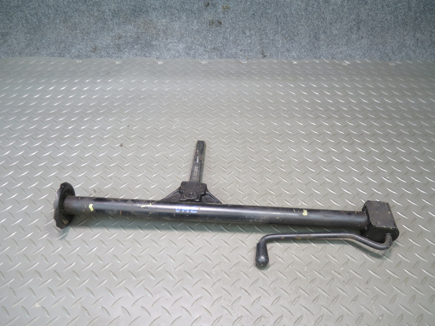 75-76 Mercedes W115 300SD Emergency Spare Tire Lift Jack w Wrench Tool Set OEM