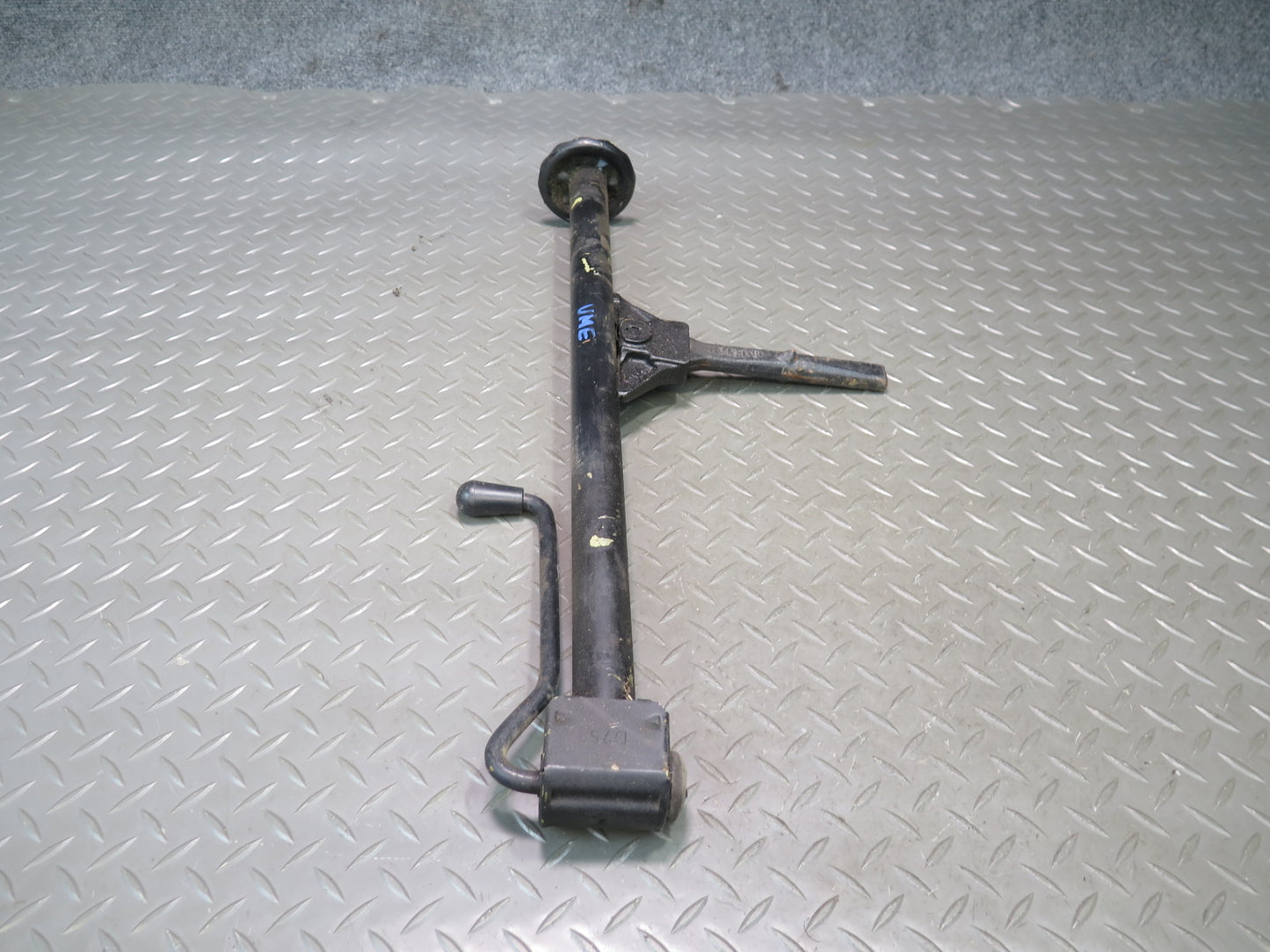 75-76 Mercedes W115 300SD Emergency Spare Tire Lift Jack w Wrench Tool Set OEM