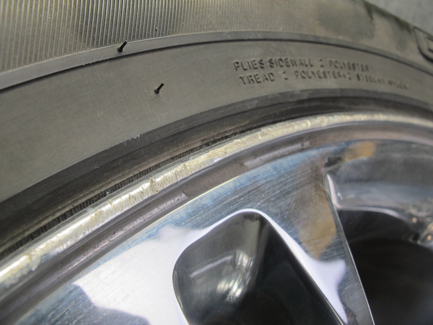 2007-2014 Cadillac Escalade R22" Chrome Wheel Rim 22x9J ET31 Landsail 285/45