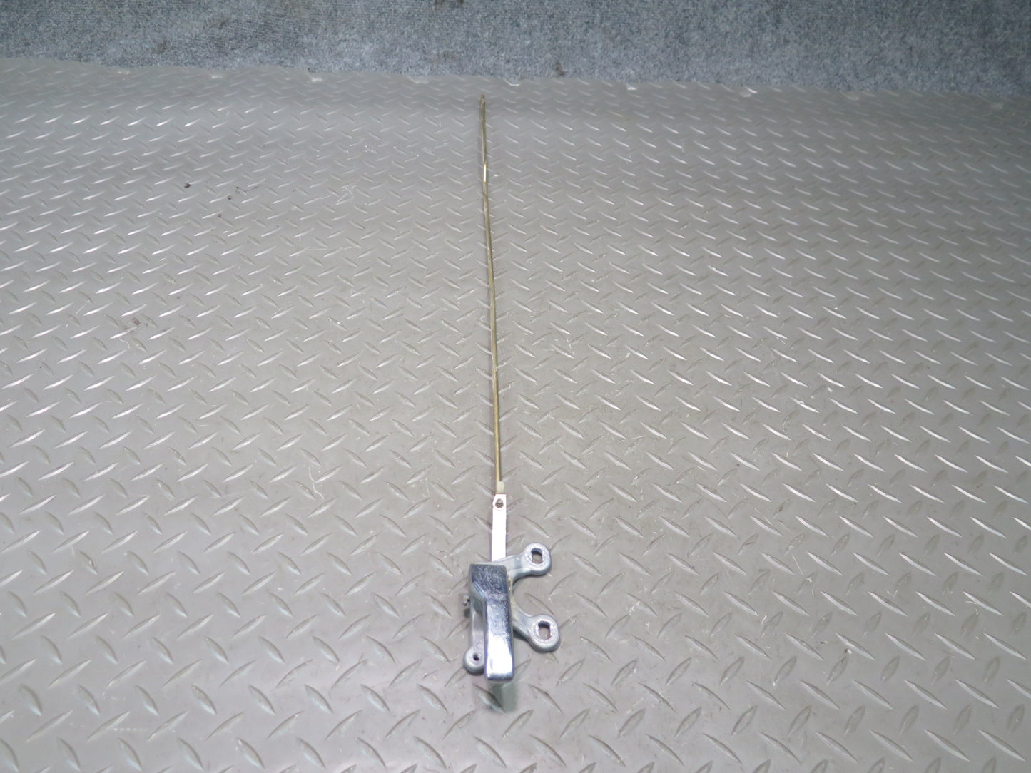 75-76 Mercedes W115 300SD Front Right Door Interior Handle w Link OEM