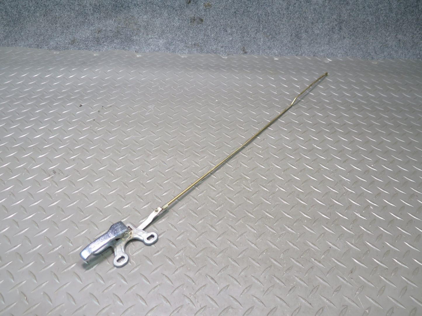 75-76 Mercedes W115 300SD Front Right Door Interior Handle w Link OEM