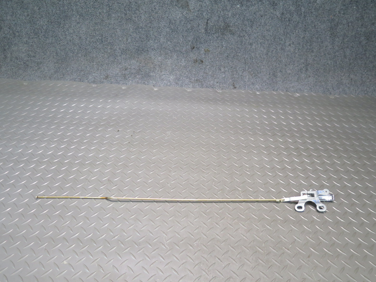 75-76 Mercedes W115 300SD Front Right Door Interior Handle w Link OEM