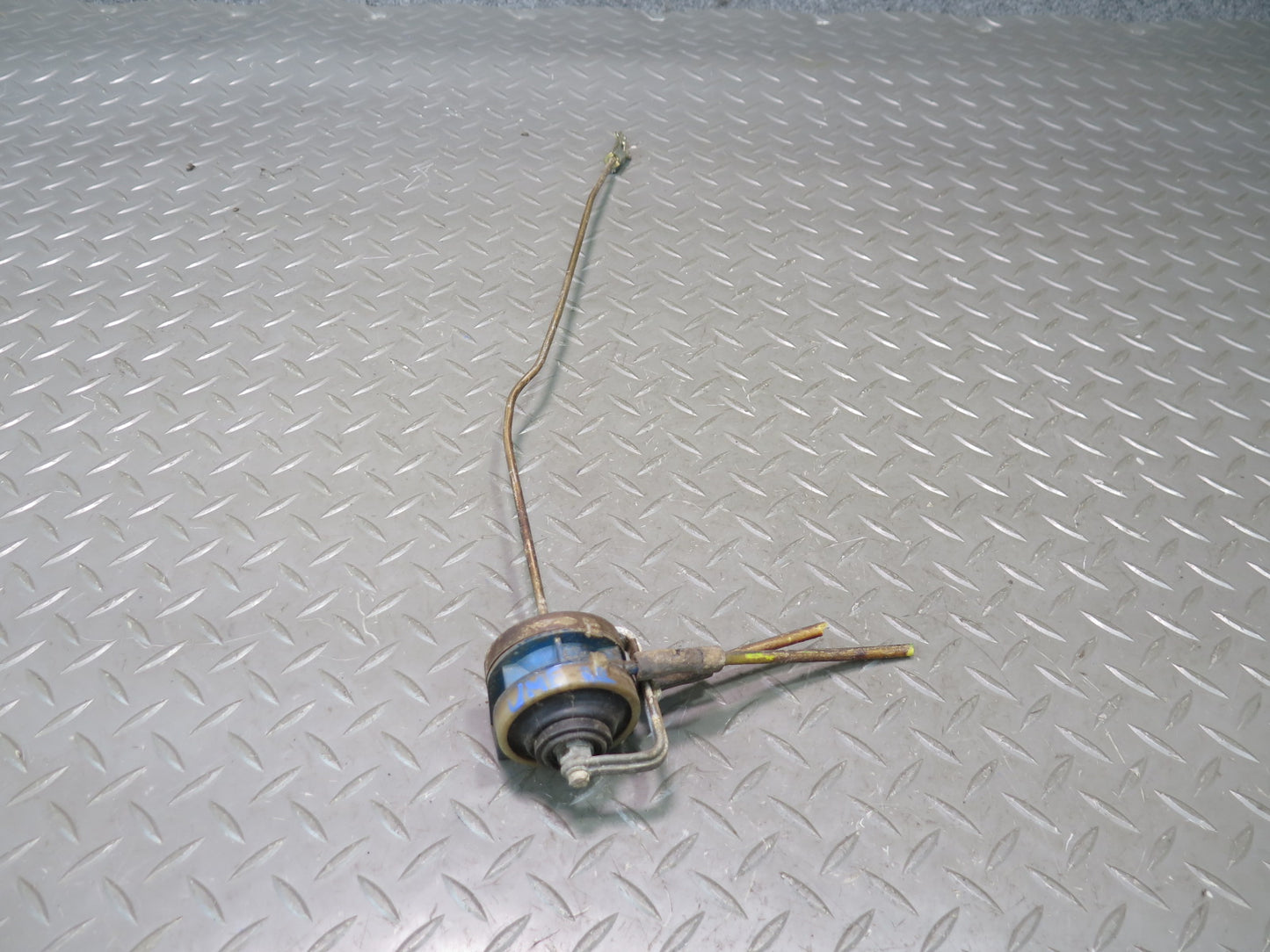 75-76 Mercedes W115 300SD Rear Right Door Lock Vacuum Actuator OEM