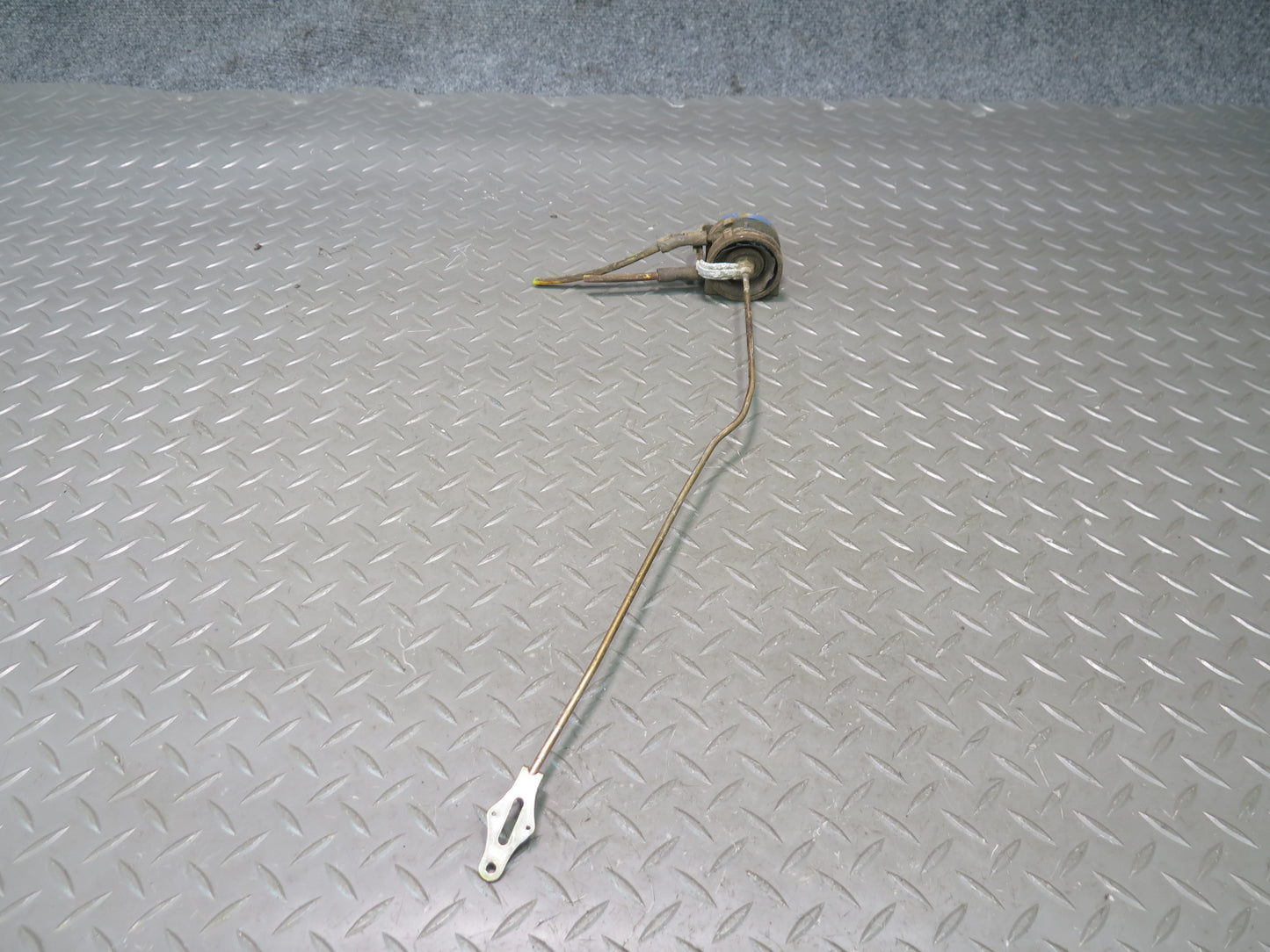 75-76 Mercedes W115 300SD Rear Right Door Lock Vacuum Actuator OEM