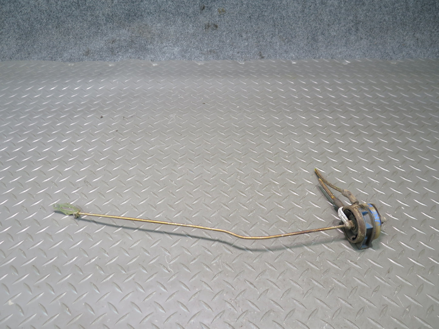 75-76 Mercedes W115 300SD Rear Right Door Lock Vacuum Actuator OEM