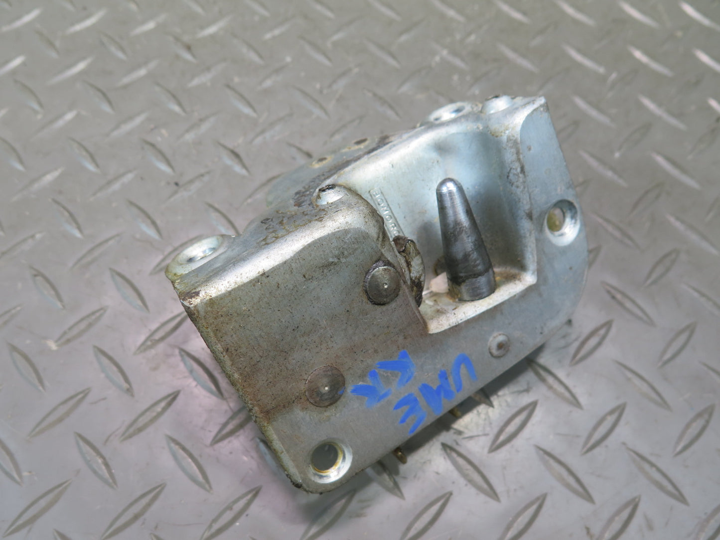 75-76 Mercedes W115 300SD Rear Right Door Lock Latch Actuator OEM