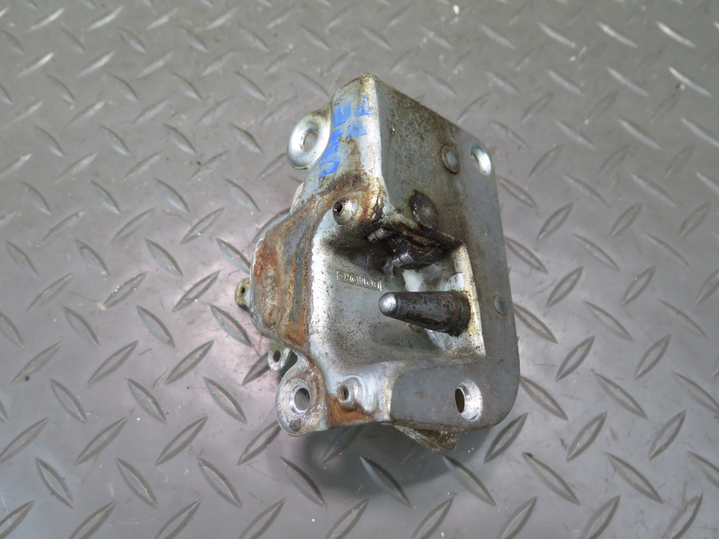 75-76 Mercedes W115 300SD Rear Left Door Lock Latch Actuator OEM