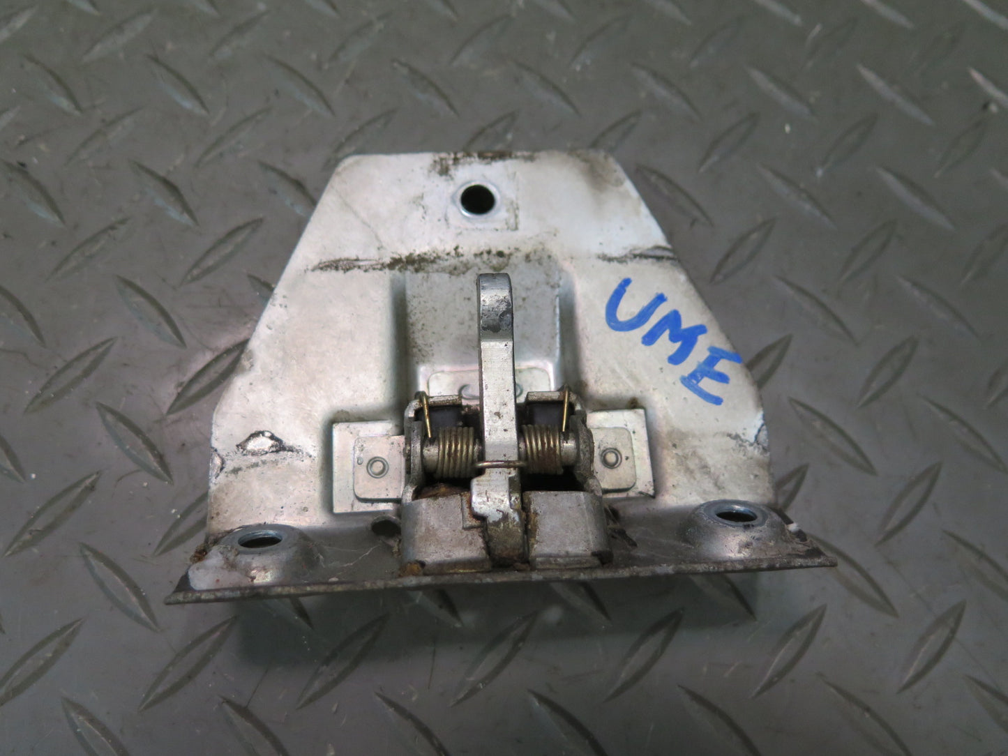 75-76 Mercedes W115 300SD Rear Trunk Lid Lock Latch OEM