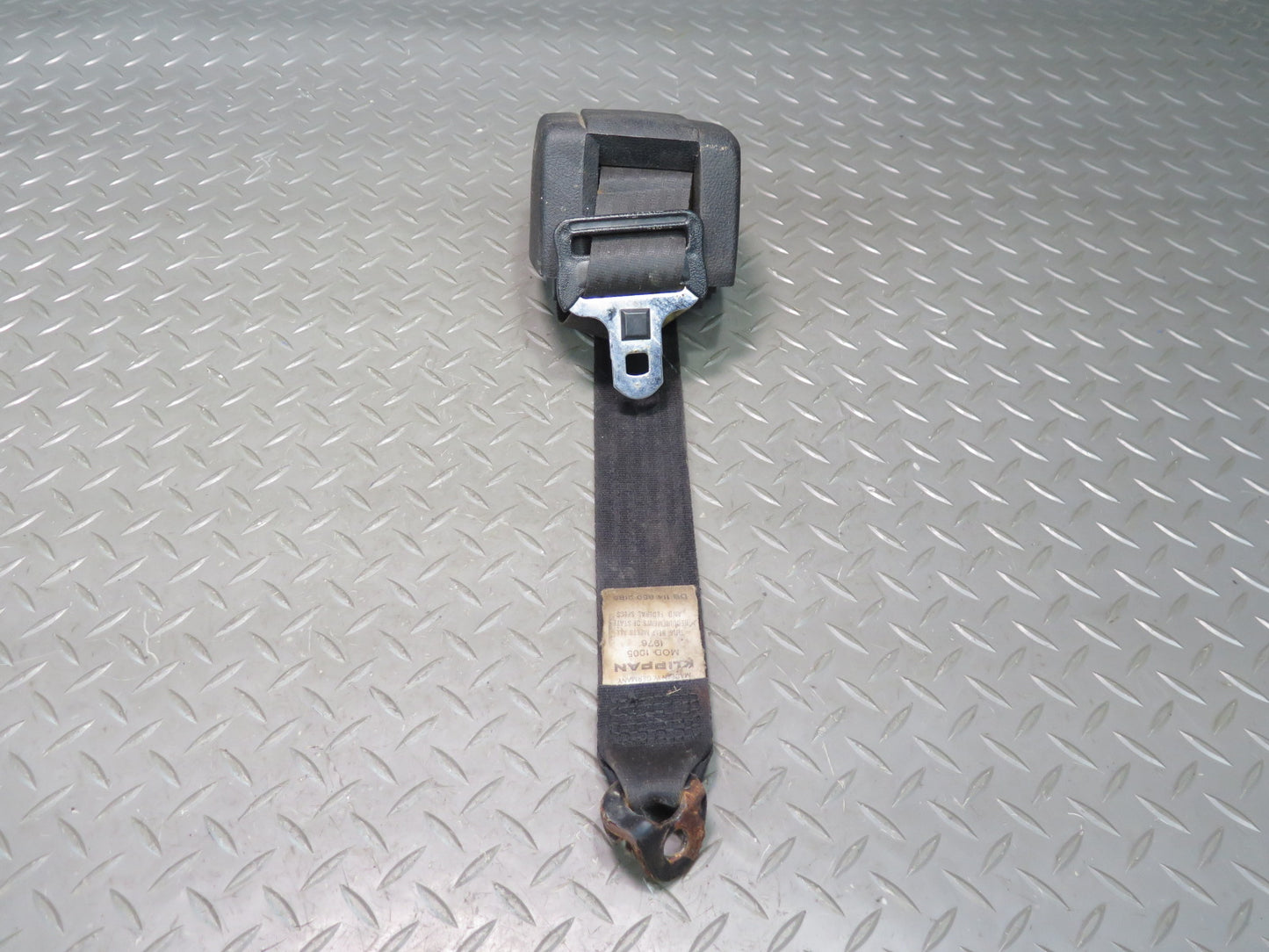 75-76 MERCEDES 300 D W115 SET OF 2 REAR LEFT & RIGHT SEATBELT RETRACTORS OEM