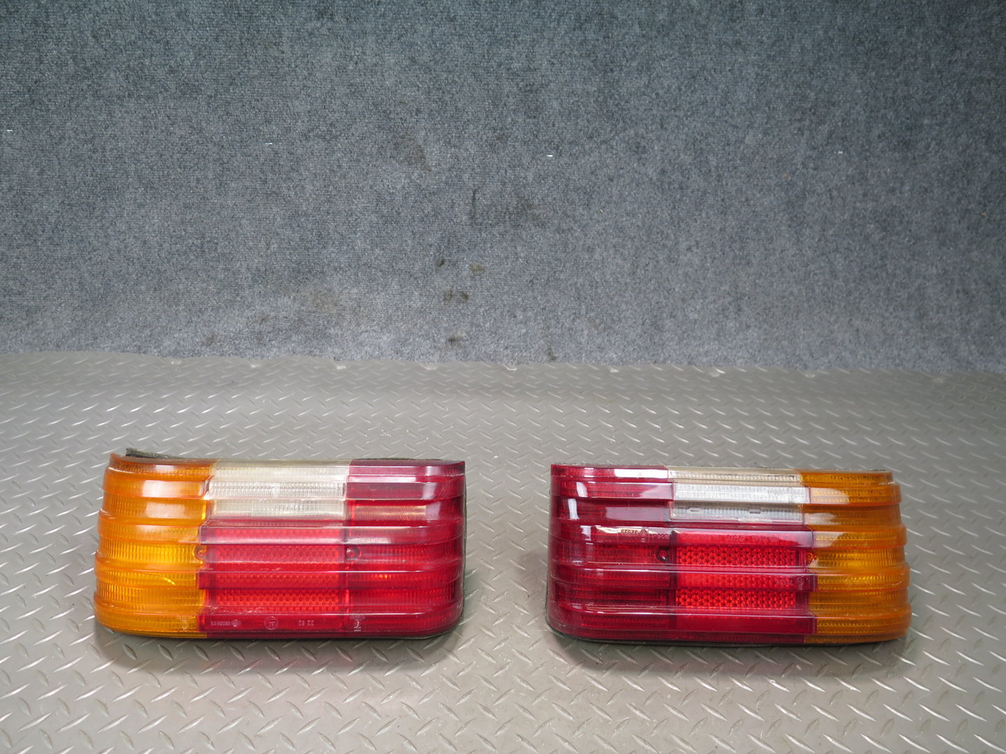 75-76 Mercedes W115 300D Set of 2 Rear Left & Right Tail Light Lamp OEM
