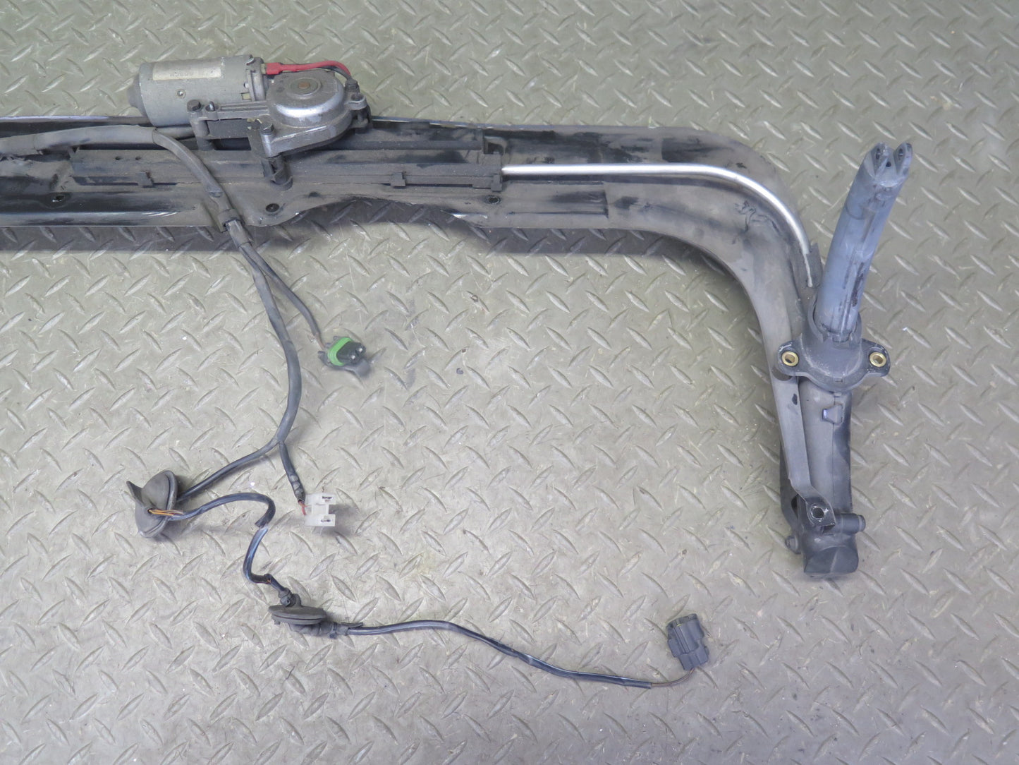 1999-2005 Porsche 911 Carrera 996 Rear Engine Deck Lid Spoiler Drive Motor Assy