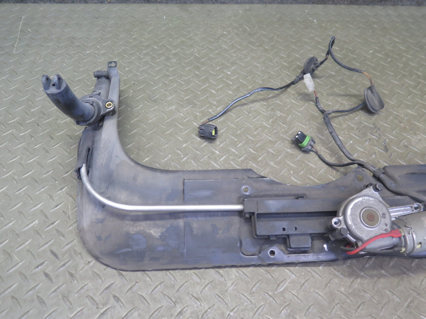 1999-2005 Porsche 911 Carrera 996 Rear Engine Deck Lid Spoiler Drive Motor Assy