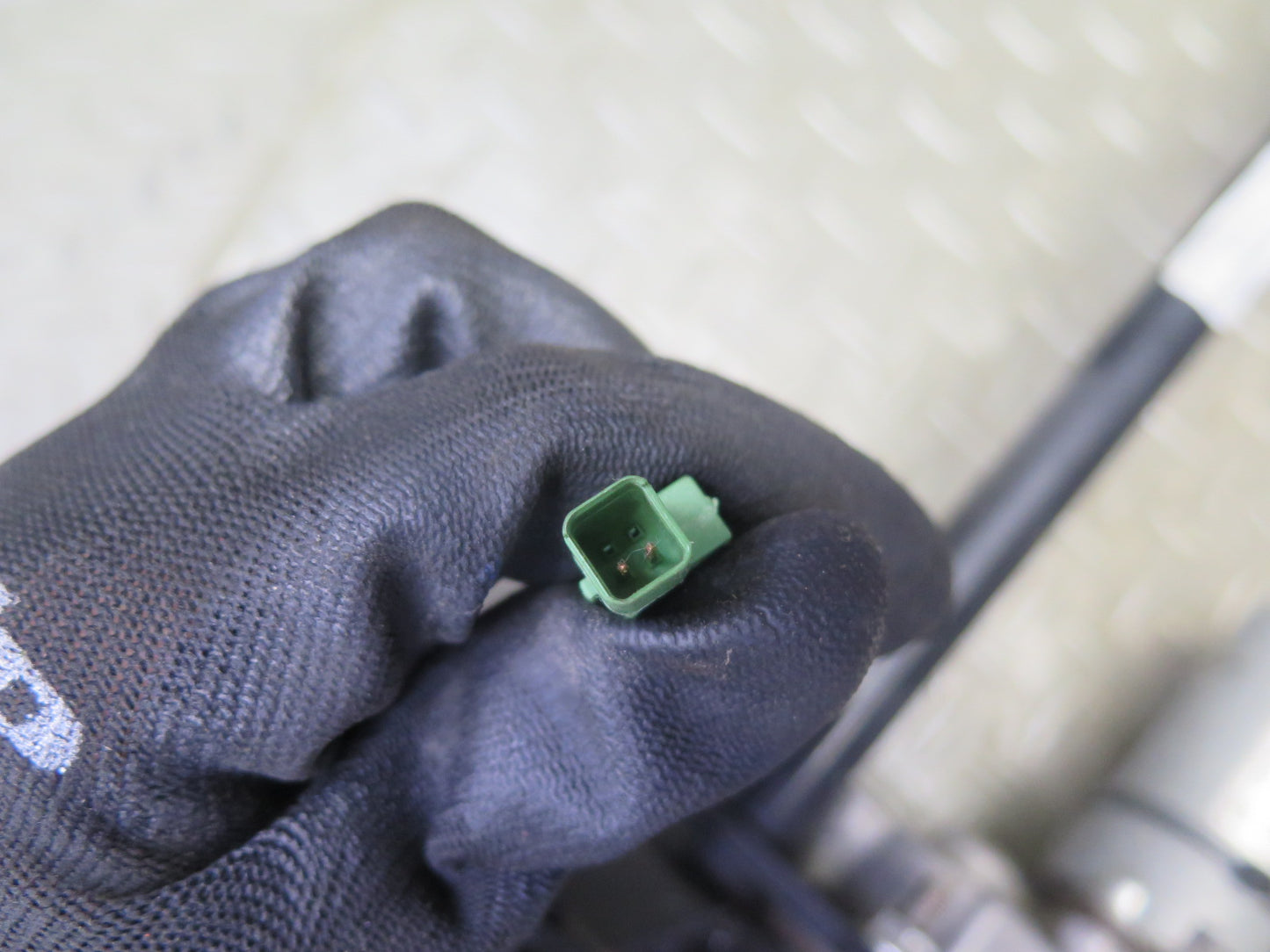 1999-2005 Porsche 911 996 Front Right Seat Lower Frame Track Rail w Motors