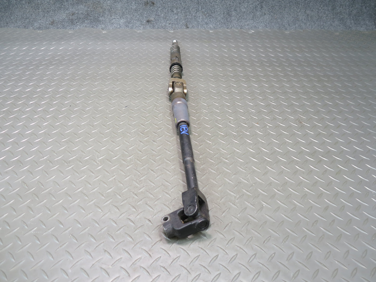 99-03 VW Eurovan T4 Steering Column Upper & Lower Linkage U Joint Shaft OEM