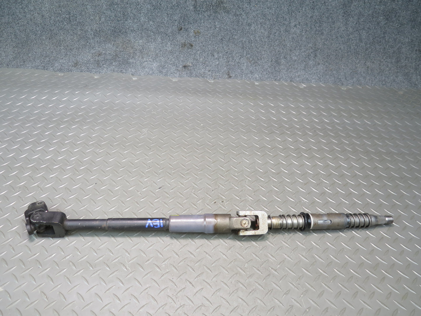 99-03 VW Eurovan T4 Steering Column Upper & Lower Linkage U Joint Shaft OEM