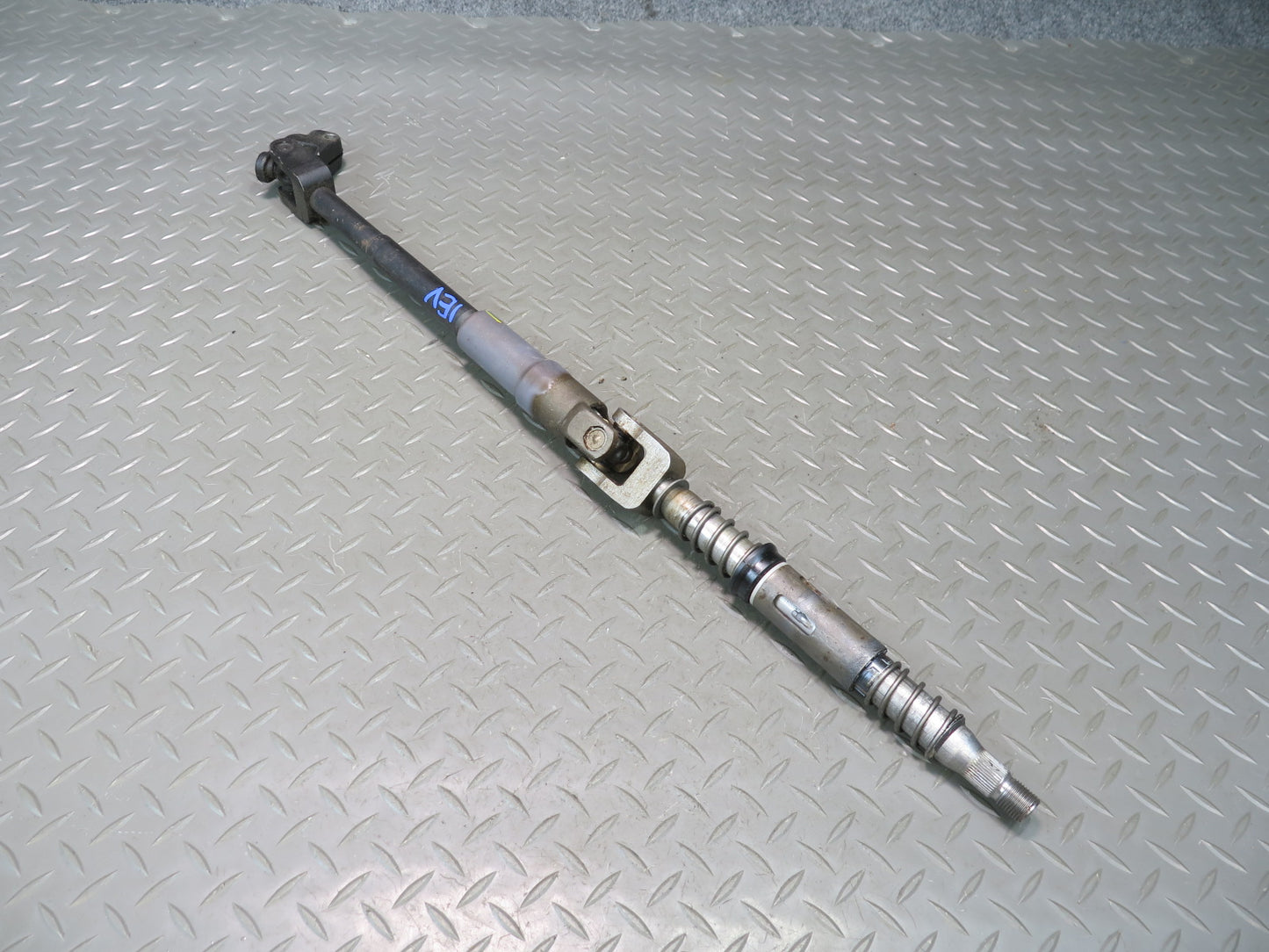 99-03 VW Eurovan T4 Steering Column Upper & Lower Linkage U Joint Shaft OEM