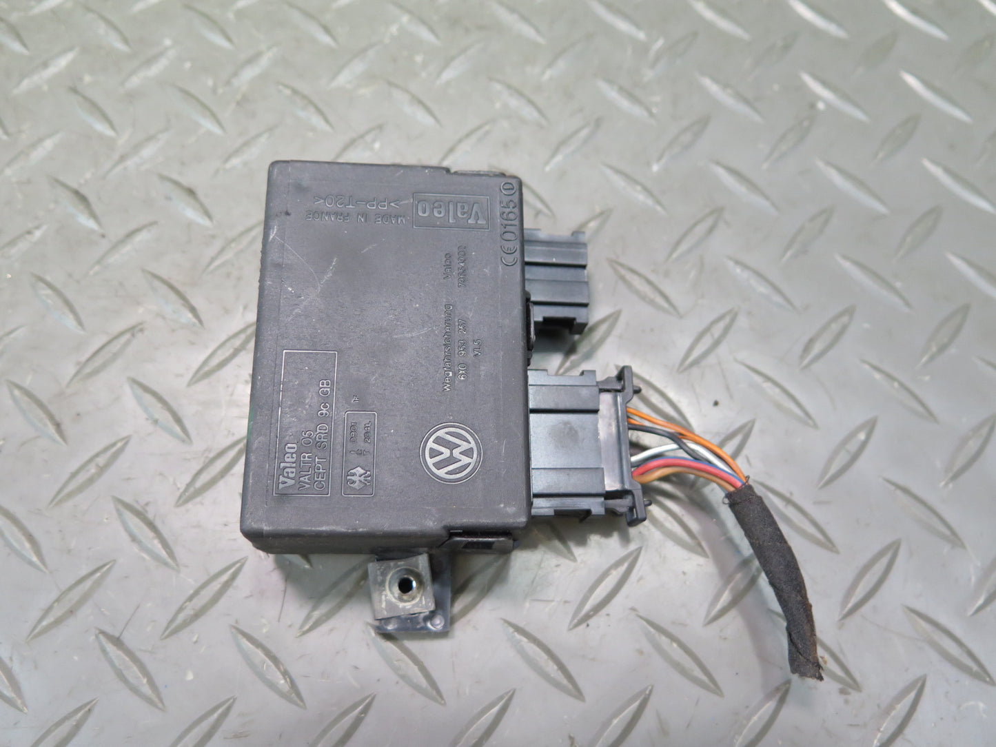 99-03 VW Eurovan T4 Immobilizer Control Module 6X0853257 OEM