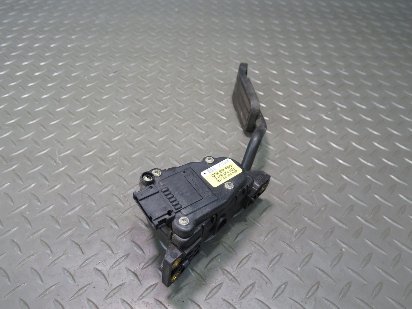 01-03 VW Eurovan T4 Gas Acceleration Throttle Pedal 7D1723507E OEM