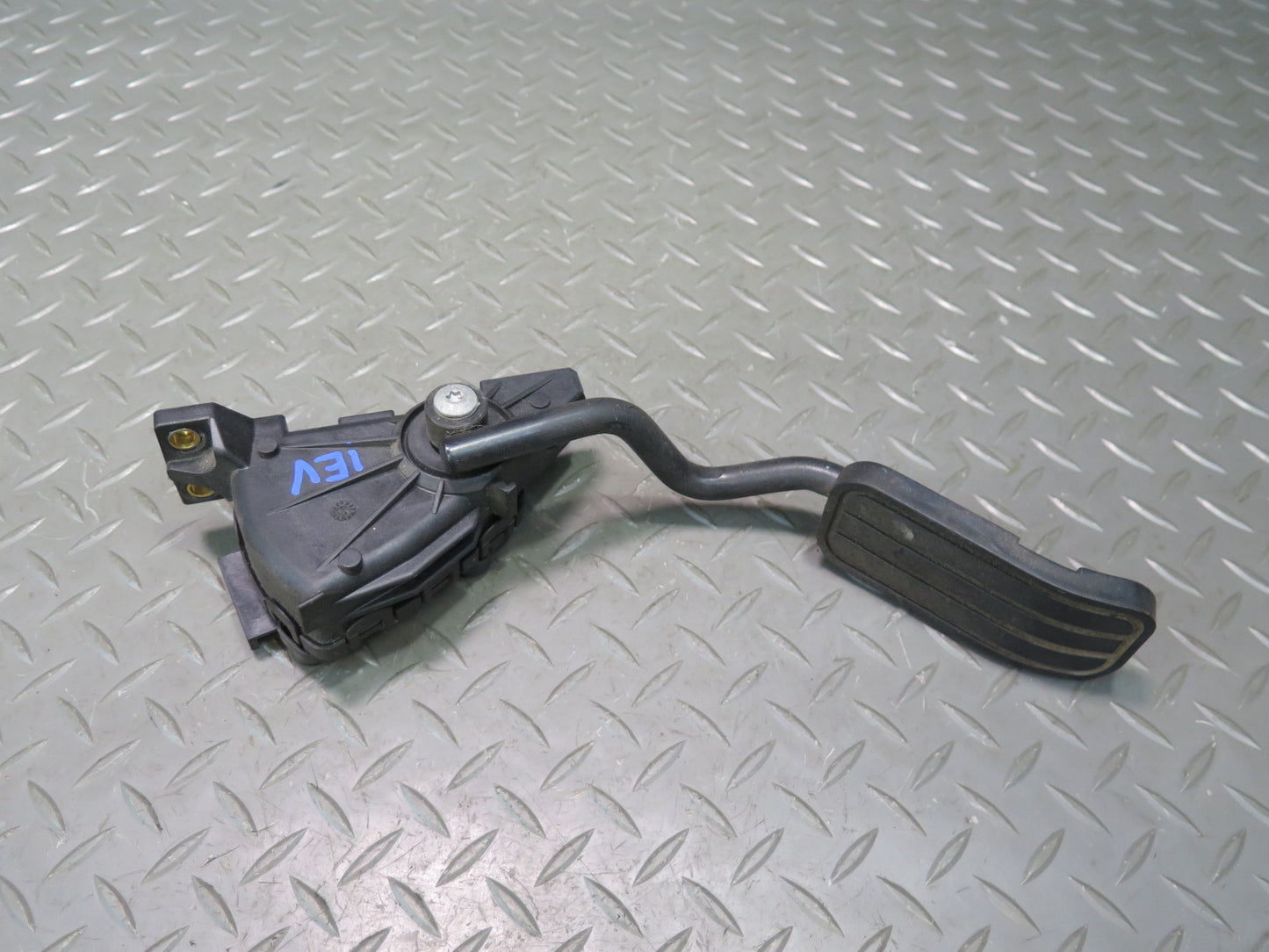 01-03 VW Eurovan T4 Gas Acceleration Throttle Pedal 7D1723507E OEM