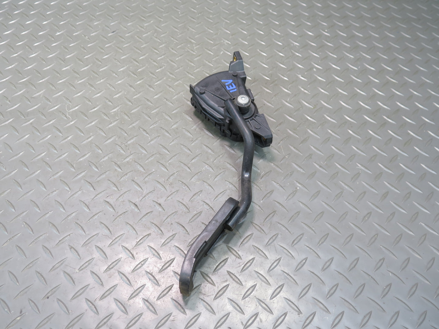 01-03 VW Eurovan T4 Gas Acceleration Throttle Pedal 7D1723507E OEM