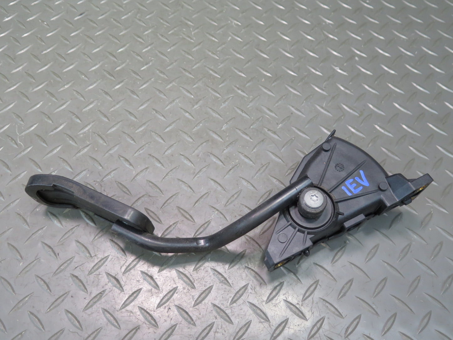 01-03 VW Eurovan T4 Gas Acceleration Throttle Pedal 7D1723507E OEM