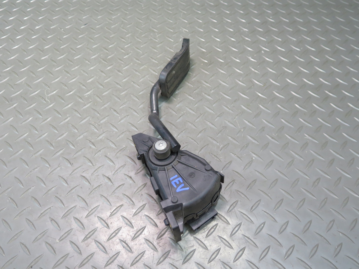 01-03 VW Eurovan T4 Gas Acceleration Throttle Pedal 7D1723507E OEM