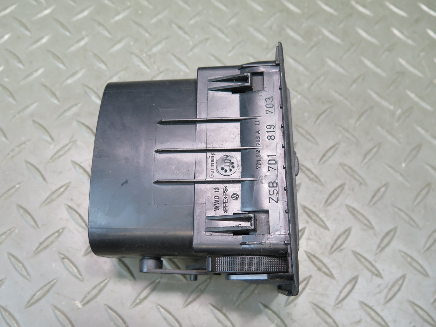 99-03 VW Eurovan T4 Front Dash Dashboard Right Air Vent OEM