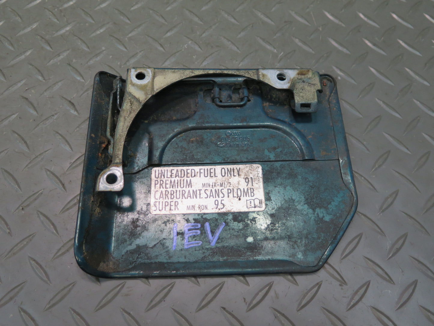 97-03 VW Eurovan T4 Fuel Tank Filler Door Lid Cover Dragon Green OEM