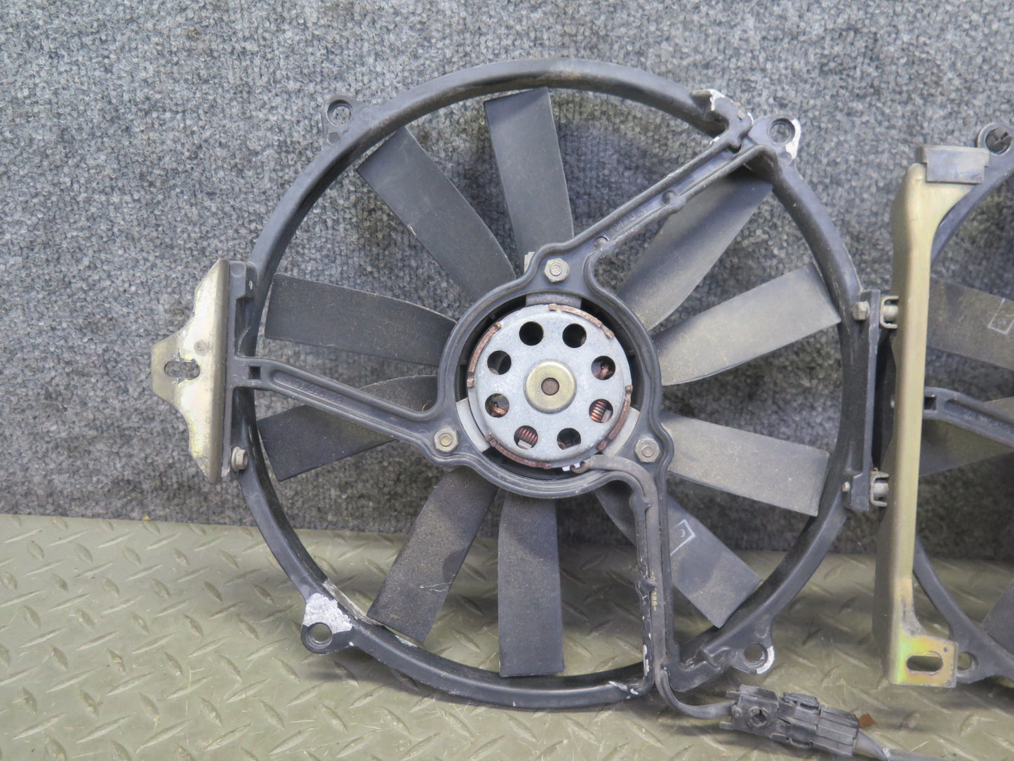96-99 Mercedes R129 SL320 SL500 Set of 2 Engine Cooling Fan Motor OEM