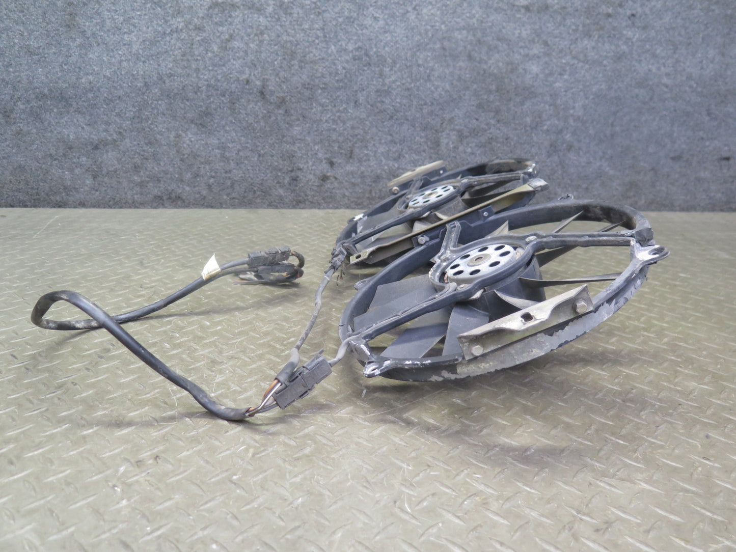 96-99 Mercedes R129 SL320 SL500 Set of 2 Engine Cooling Fan Motor OEM