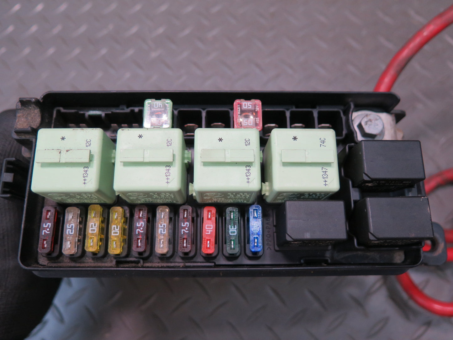 12-15 Mini Cooper R55 R56 R57 R60 R61 Engine Fuse Relay Box Module 9240943 OEM