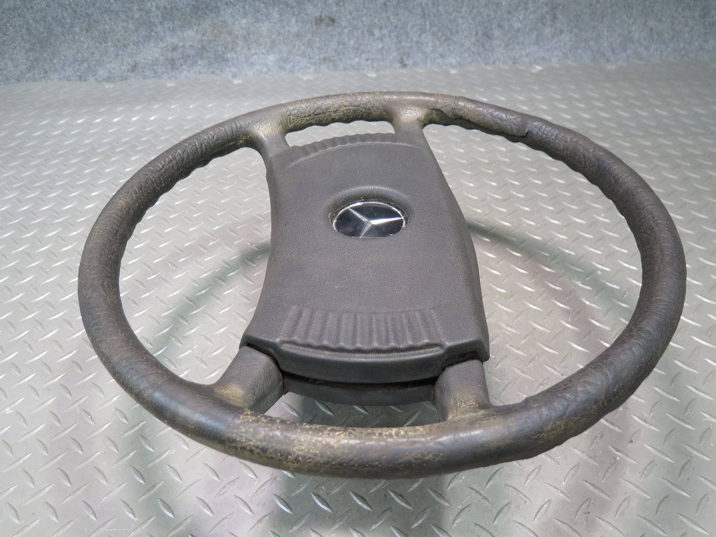 75-76 Mercedes W115 300SD Steering w Horn Pad Cover OEM
