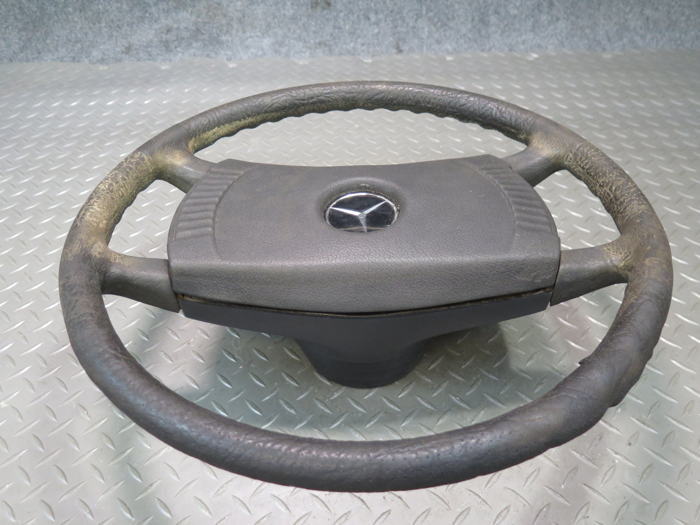 75-76 Mercedes W115 300SD Steering w Horn Pad Cover OEM