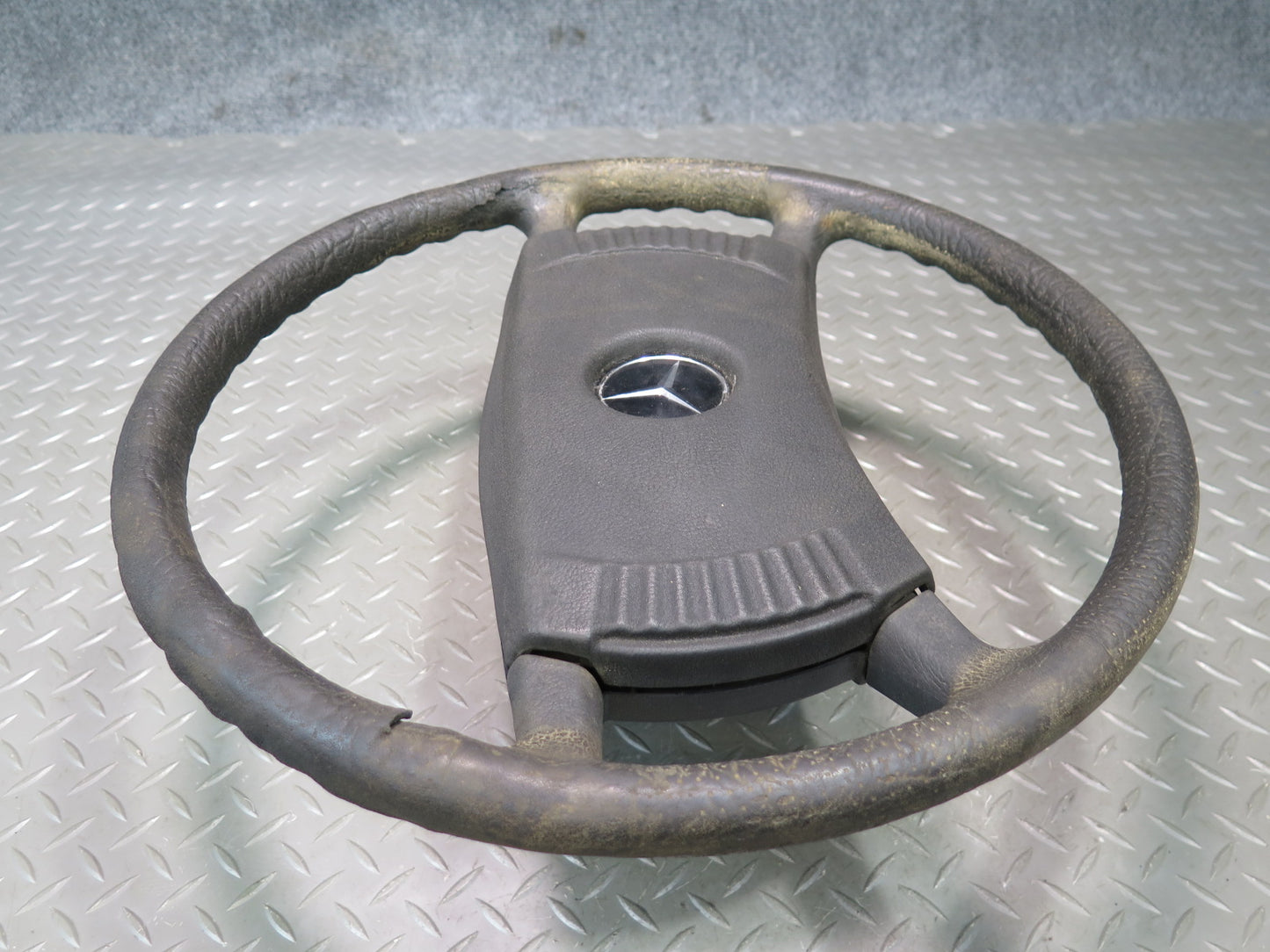 75-76 Mercedes W115 300SD Steering w Horn Pad Cover OEM
