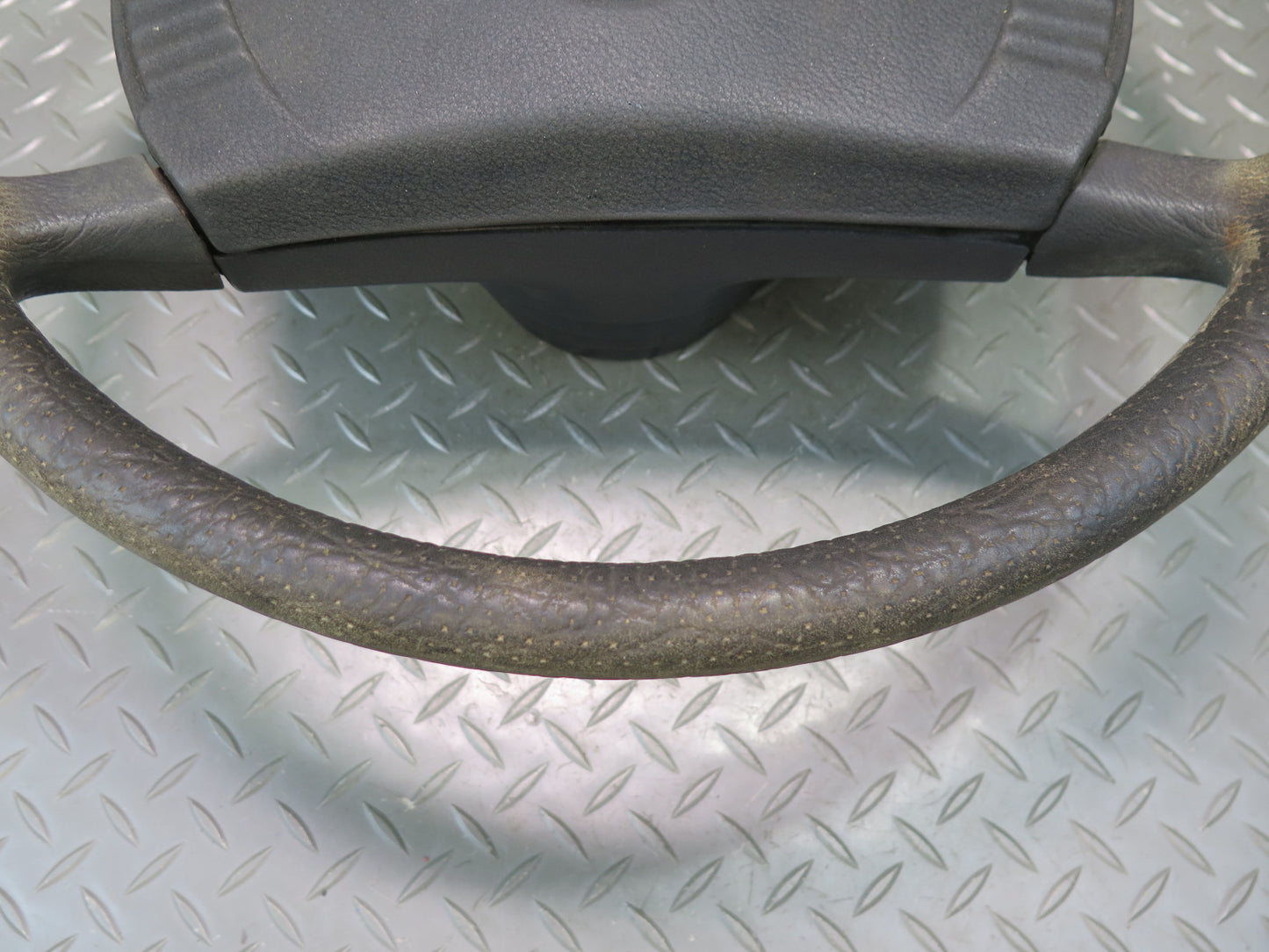 75-76 Mercedes W115 300SD Steering w Horn Pad Cover OEM